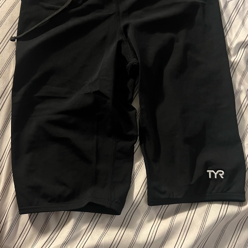 TYR Men's Black Swim Shorts - Picture 3 of 3